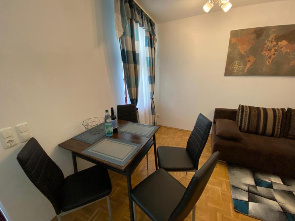 פירנה Apartment Altstadt 2 מראה חיצוני תמונה